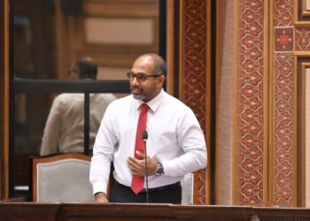 ހޯމް މިނިސްޓަރު ހާޒިރުކުރި ރައްޔިތުންގެ މަޖިލިހުގެ ސަލާމަތީ ހިދުމަތްތަކާ ބެހޭ ކޮމިޓި ސިއްރުކޮށްފި.