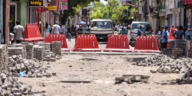 މާލޭގެ މަގުތައް އަލުން ހެދުމުގެ މަސައްކަތް ފަށައިފި