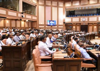 ސީއެސްސީގެ ރައީސާއި އޭސީސީ އަދި އީސީގެ ނައިބު ރައީސް ހިމެނޭހެން މެންބަރުންތަކެއް ވަކިކުރަން މަޖިލީހަށް ހުށަހަޅައިފި