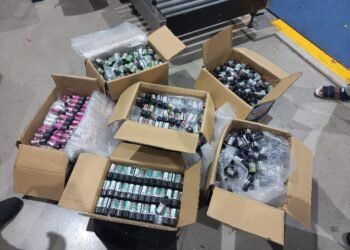 މަސްތުވާތަކެތި ކަމަށް ބުނެ ކަސްޓަމްސްއިން ހިފެހެއްޓި ވޭޕް އޮއިލްގައި ޑްރަގެއް ނެތް: ފުލުހުން