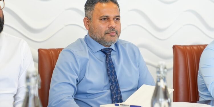 48 ގަޑިއިރު ތެރޭގައި ފައިސާ ދިނުމުގެ މި ވައުދަކީ ލަސްތަކެއް ނުވެ ފުއްދާނެ ވައުދެއް: މިނިސްޓަރ ޝިޔާމް