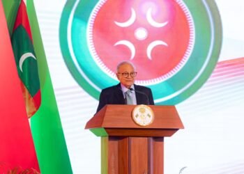 ރައީސް މުއިއްޒުގެ ހަރުދަނާ ސިޔާސަތަށް މައުމޫންގެ ތައުރީފް