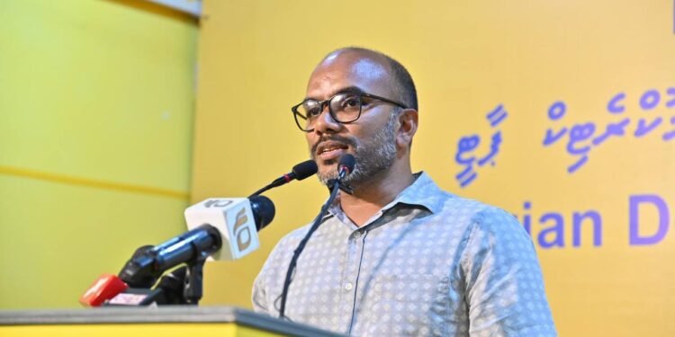 މަތިން ބަޔަކު ގެނަޔަސް ގޯސްކޮށް ކުރި ކަމެއް ނުފެންނާނެ: އަމީރު