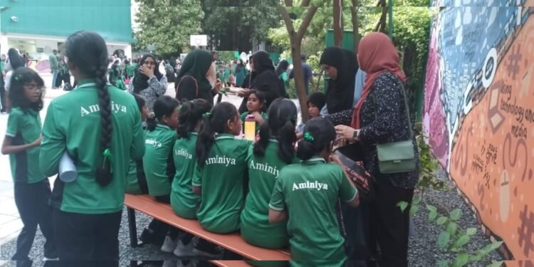 އަންނަ އަހަރުގެ ބޮޑު ޗުއްޓީ ޑިސެމްބަރު މަހު ލިބޭ ގޮތަށް ބަދަލުކޮށް އަންނަ އަހަރުގެ ދިރާސީ އަހަރުގެ އެކަޑަމިކް ކަލަންޑަރ ނެރެފި