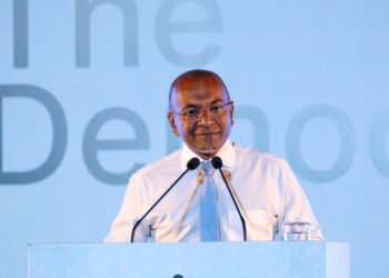 ބޭރު ފައިސާއާބެހޭ ގަވާއިދަށް އަމަލުކުރުން މިހާރުން މިހާރަށް މަޑުޖައްސާލަން ޖެހޭ: ޑިމޮކްރެޓްސް