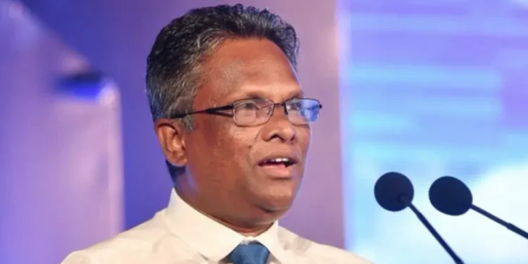 ސަރުކާރުގެ މިސްރާބު ހުރީ ލާމަރުކަޒީ ޤާނޫނު ވުޖޫދުން ފުހެލުމަށް: މޭޔަރ އާޒިމް