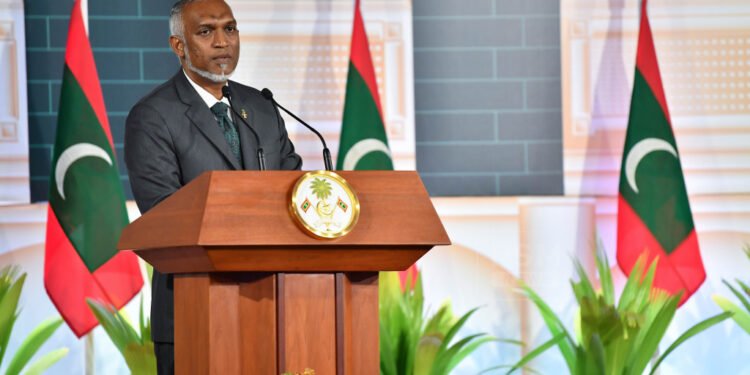 އަޅުގަނޑުގެ ވާދަވެރިޔާ އެއީ ސިޔާސީ ވާދަވެރިއަކަށްވީތީ ގެންގޮސް ހިފާ ހައްޔަރުކޮށް ޖަލަށްލާތަނެއް ނުފެންނާނެ: ރައީސް