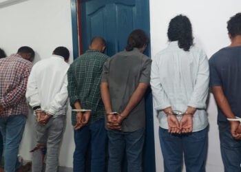 ހިޔާ ޓަވަރުގައި މީހަކު ރަހީނުކޮށްގެން ގެންގުޅުނީ އެކި ގޭންގުތަކަށް ނިސްބަތްވާ 12 މީހުން: ފުލުހުން