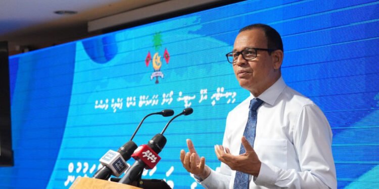 މި ވޭތުވެދިޔަ އެއް އަހަރު ދުވަހުގެ ތެރޭގައި ކައުންސިލްތަކާއެކު 280 ބައްދަލުވުމެއް ބޭއްވި: ވަޒީރު ޝަރީފު