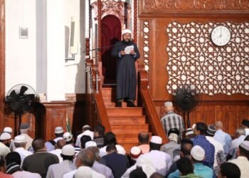 ޝަރުޢީ ސަބަބަކާ ނުލާ ވަރިވާން އެދޭ މީހުންނަށް ސުވަރުގޭގެ ވަސްވެސް ހަރާމް: ޚުޠުބާ