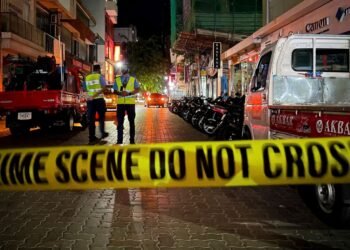 މާލޭގެ ކެފޭއެއްގައި ހިނގި މާރާމާރީއެއްގައި 44 އަހަރުގެ މީހަކު ޒަހަމްކޮށްލައިފި