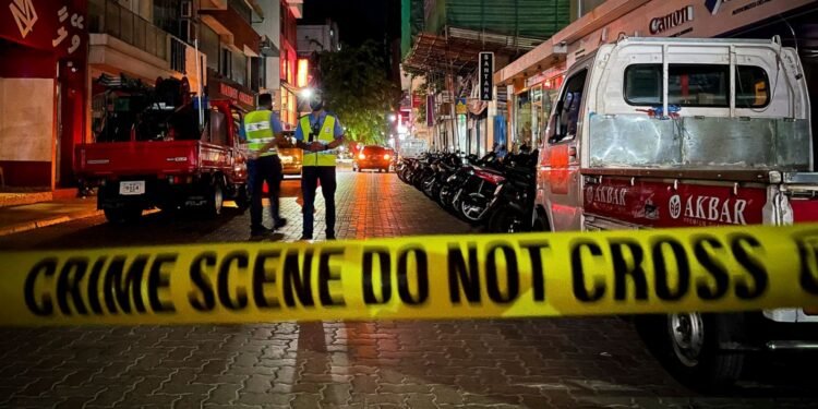 މާލޭގެ ކެފޭއެއްގައި ހިނގި މާރާމާރީއެއްގައި 44 އަހަރުގެ މީހަކު ޒަހަމްކޮށްލައިފި