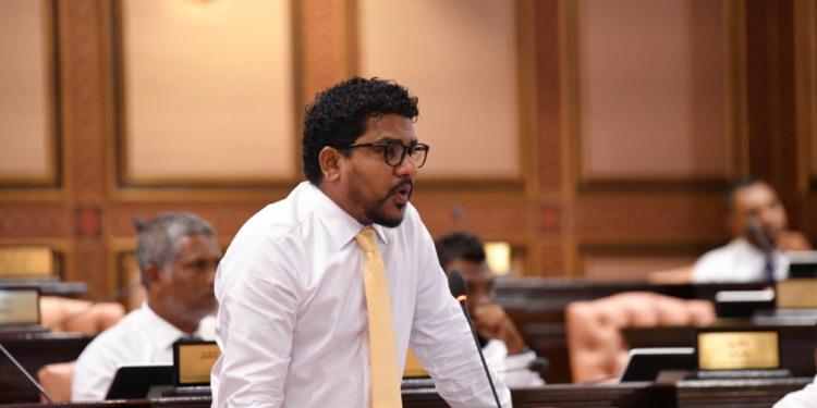 މި ސަރުކާރުގެ އަމަލުތަކުން ހާމަވަނީ ޚުދުމުހުތާރު ވެރިކަމަކާ ދިމާލަށް މިސްރާބު ޖަހާފައިވާ މަންޒަރު