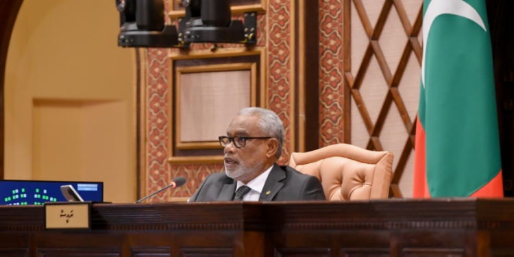 ސީއެސްސީގެ ރައީސާއި ބައެއް ކޮމިޝަންތަކުގެ މެންބަރުން ވަކިކުރުމުގެ މައްސަލަ ކޮމިޓީއަށް ފޮނުވައިފި