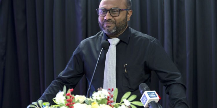 މުޖުތަމައުއަށް ޚިދުމަތް ކުރަން ދަރިވަރުން ނިކުންނަންވީ އިސްލާމީ އުސޫލުތަކުން ފޭރާން އަޅައިގެން: ޝަހީމް