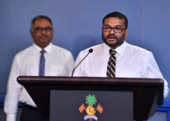 ބޭރުގެ ޤައުމުތަކާއެކު އަސްކަރީ ގުޅުން ޤާއިމުކުރިޔަސް ސަރުކާރުން ގެންގުޅެނީ ”ރާއްޖެ ފުރަތަމަ“ އުސޫލު: ދިފާޢީ ވަޒީރު