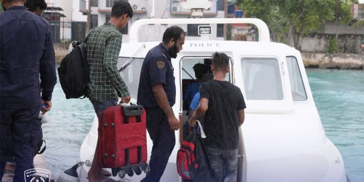 ތިލަފުށީ ރެއިޑްގައި 33 ބިދޭސީއަކު ހައްޔަރުކޮށްފި