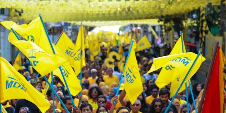 ޓޫރިޒަމް އިންޑަސްޓްރީއަށް އަމާޒުކޮށް ޓެރަރިސްޓު ހަމަލާއެއް ދިނުމަށް އެމްޑީޕީން ރާވާފައިވާ ކަމަށްބުނެ ޕީއެންސީގެ ހަރުގޭގައި ދެއްކި ދޮގު ވާހަކަތައް ކުށްވެރިކޮށް ތަހުގީގު ކުރުމަށް  އެމްޑީޕީއިން ގޮވާލައިފި