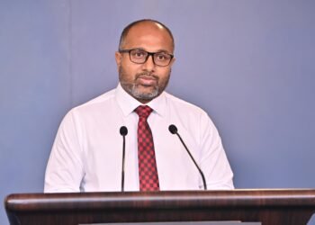ބޮންޑެޑް ވެއާހައުސް ދެން ހިންގޭނީ ހަމަ އެކަނީ ”ކަސްޓަމްސްގެ ފުލް ކޮންޓްރޯލް“ އޮންނަ ސަރަހައްދުތަކުގައި:މިނިސްޓަރު އިހުސާން