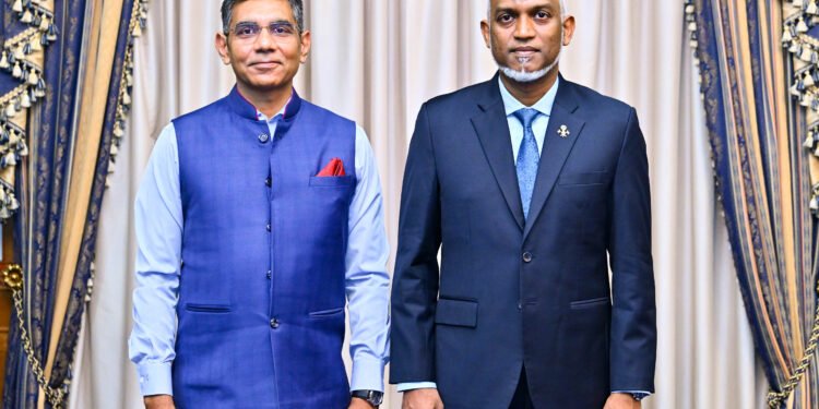 އިންޑިއާއިން ރާއްޖެއަށް ކަނޑައަޅުއްވާފައި ހުންނަވާ ސަފީރު ރައީސުލްޖުމްހޫރިއްޔާގެ އަރިހަށް ވަދާޢީ ޒިޔާރަތެއް ކުރައްވައިފި