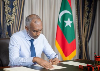 ބޭރު ފައިސާއާބެހޭ ބިލު، ރައީސުލްޖުމްހޫރިއްޔާ ތަޞްދީޤުކުރައްވައިފި