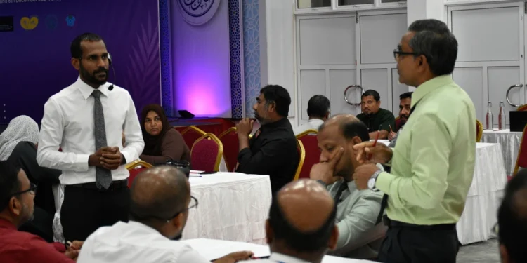 ބ އަދި ޅ އަތޮޅުގެ ސްކޫލުތަކުގެ އިސްވެރީންނަށް ލީޑަރޝިޕް ވޯކްޝޮޕެއް