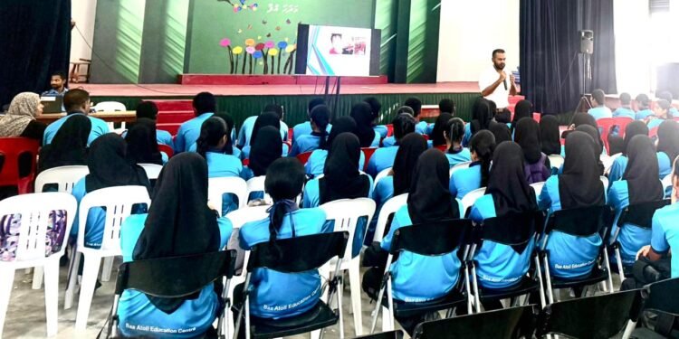 ކުށްތަކުން ރައްކާތެރިވެ ތިބުމަށް ބ. އަތޮޅު ތަޢުލީމީ މަރުކަޒުގެ 145 ދަރިވަރަކަށް މަޢުލޫމާތު ދީފި