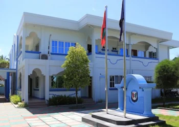 ޑްރަގް ވިޔަފާރިކޮށް މަނީލޯންޑަރ ކުރުމުގައި އިސްވެ އުޅުނު 2 މީހަކު ފުވައްމުލަކުން ހައްޔަރުކޮށްފި