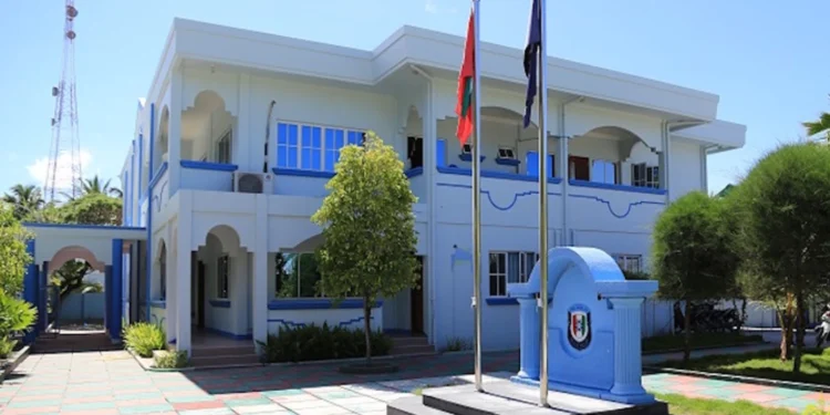 ޑްރަގް ވިޔަފާރިކޮށް މަނީލޯންޑަރ ކުރުމުގައި އިސްވެ އުޅުނު 2 މީހަކު ފުވައްމުލަކުން ހައްޔަރުކޮށްފި