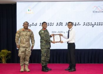 ފެންހޮޅި ހިފައިން 200 މީޓަރ އުހަށް އުދުހޭ ޑްރޯނެއް ސްޓެލްކޯއިން އެމްއެންޑީއެފް އަށް ހަދިޔާ ކޮށްފި