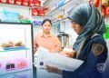 6 ކޮފީޝޮޕެއްބަލާ ފަސްކޮށް، 5 ބިދޭސީއަކު އިމިގްރޭޝަންގެ ބެލުމުގެދަށް
