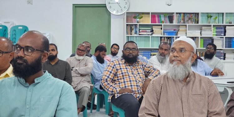 68 އިމާމުންނާއި އެކު، އިމާމުން ތާޒާކުރާ ތަމްރީން ޕްރޮގުރާމެއް އައްޑޫ ސިޓީގައި ފަށައިފި