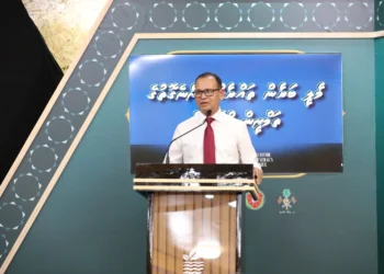 ރާއްޖޭގައި ހުރި ހުރިހައި ނިޒާމެއް، ލާމަރުކަޒީ ނިޒާމަށް ފަހިވެފައި އަދި ނެތް: ވަޒީރު އާދަމް ޝަރީފު ޢުމަރު