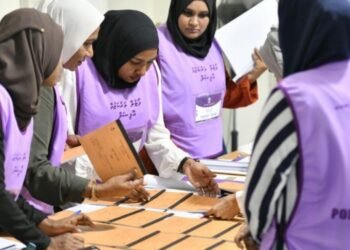 ލޯތްބާއި ކުލުނު ނަފްރަތަށް ބަދަލު ވެގެން ދިއުމަށް ހިނދުކޮޅެއްވެސް ހޭދަ ނުވަނީ ކީއްވެ!!!!