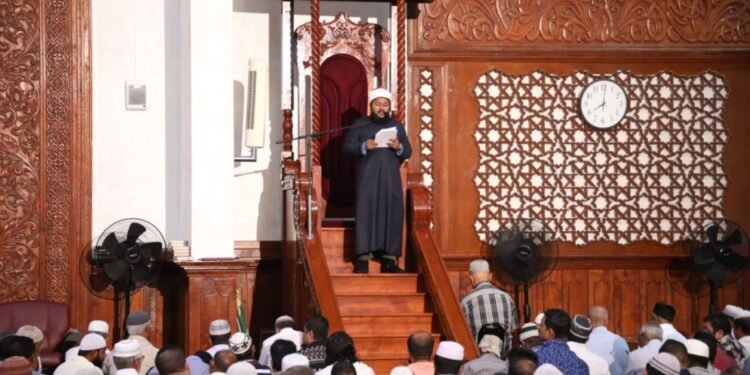 ކީރިތި ޤުރުއާން އާއި މެދު ޝައްކުތަކާއި ޝުބުޙުތައް އުފައްދަން ބަޔަކު އަބަދުވެސް މަސައްކަތް ކުރޭ – ހުކުރު ޚުޠުބާ