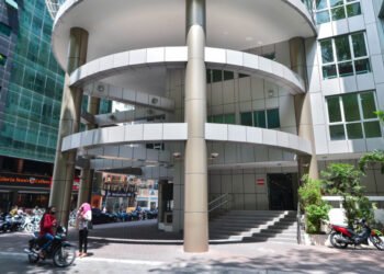 އޮފީހަށް ސަލާމް ބުނަނީ ހަމަ އެކަނި ބަލިވެގެން ނޫން!!