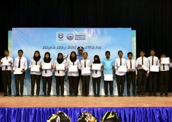 ފުލުހުން ހިންގާ ”ފަތާލާމު“ ގެ 6 ވަނަ ޕްރޮގްރާމް ނިންމައި ބައިވެރިންނަށް ހަނދާނީ ލިޔުންދީފި