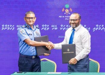 ދިވެހި ފުލުހުންނާ އިސްލާމީކަންތައްތަކާ ބެހޭ ވުޒާރާ ދެމެދު ފަހުމު ނާމާއެއްގައި ސޮއި ކޮށްފި  