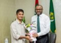 ކެލިގްރަފީގެ ހުނަރުވެރި ދަރިވަރަށް އިތުރު ފުރުޞަތުތައް ހޯއްދަވައި ދެއްވާނެ ކަމަށް އިސްލާމިކް މިނިސްޓަރ ވިދާޅުވެއްޖެ