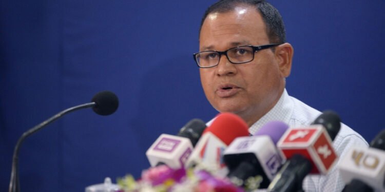 ރާއްޖެއަށް މިހާރު ކުރަމުންދާ ވިއްސާރައިގައި ލިބޭ ގެއްލުންތައް ސަރުކާރުން ވަރަށް ގާތުން ބައްލަމުން ގެންދަވާ : މިނިސްޓަރު އާދަމް ޝަރީފް 