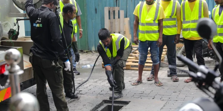 މާލޭސީޓީގެ ސްޓޯމްވޯޓަރ ނެޓްވަރކް ސާފުކުރުމުގެ މަސައްކަތް ހައުސިންގ މިނިސްޓްރީން ފަށައިފި