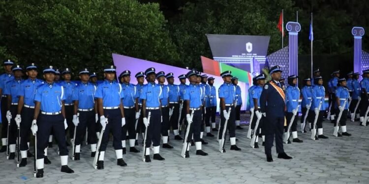 ދ.ވާނީގައި ހިންގި ފުލުހުންގެ 38 ވަނަ އަސާސީ ތަމްރީނު ކޯސް ނިންމުމުގެ ރަސްމިއްޔާތު ބާއްވައިފި