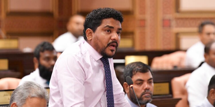 ރިޔާސީ ބަޔާން އިއްވާ ޖަލްސާގެ ތަޅުމުގައި ރައީސްއަށް އަޑުއިއްވާނަން: މެމްބަރު މައުރޫފު ޛާކިރު