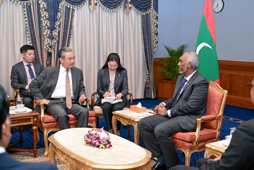 ފޮޓޯ ރައީސް އޮފީސް