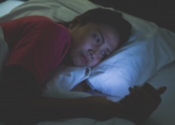 ސޯސަލް މީޑިއާގެ ސަބަބުން ރޭގަނޑުގެ ނިދިން މަހުރޫމުވުން