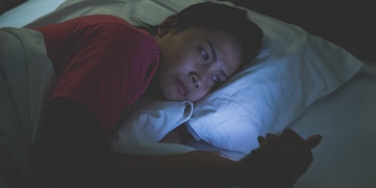 ސޯސަލް މީޑިއާގެ ސަބަބުން ރޭގަނޑުގެ ނިދިން މަހުރޫމުވުން