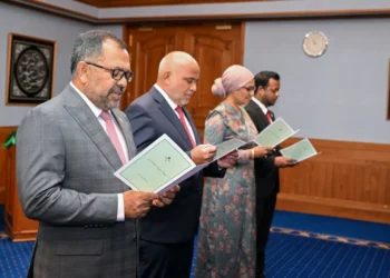 ހަތަރު ވަޒީރުންނަށް މަޖިލީހުގެ ކޮމިޓީން ރުހުންދީފި