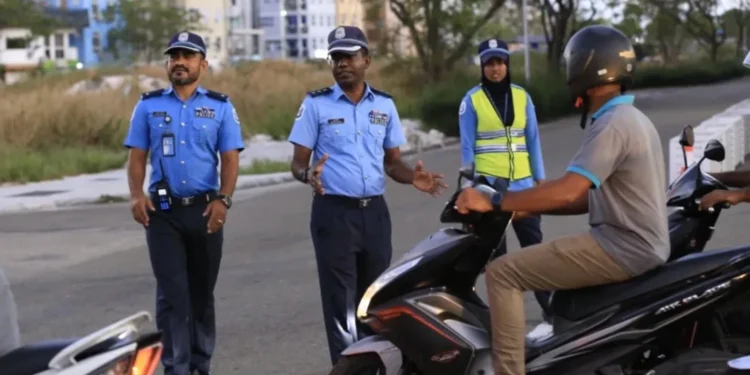 ލާޒިމުނޫން ތަންތަނުގައި ހެލްމެޓް އަޅާނަމަ ބަލައި ފާސްކުރަނީ