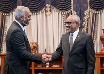 ޢަބްދުއްރަޙީމް ރައީސް ޑރ. މުއިއްޒުއާއި ބައްދަލު ކުރައްވައިފި