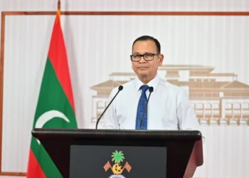 ވ. އަތޮޅާއި މ. އަތޮޅުގެ ރަށަކުން ވެސް މީހުން ބަދަލުވާން އެދިއްޖެ : ވަޒީރު އާދަމް ޝަރީފް